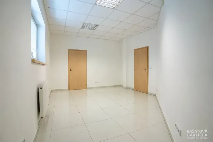 Pronájem obchodního prostoru, Hradec Králové, Víta Nejedlého, 400 m2