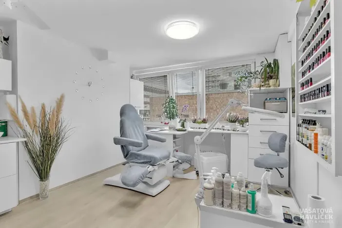 Pronájem kanceláře, Hradec Králové, Akademika Heyrovského, 30 m2