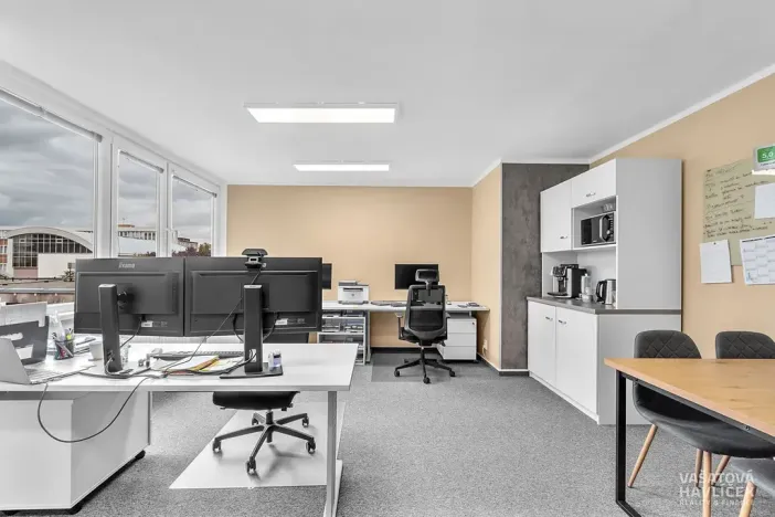 Pronájem kanceláře, Hradec Králové, Akademika Heyrovského, 30 m2