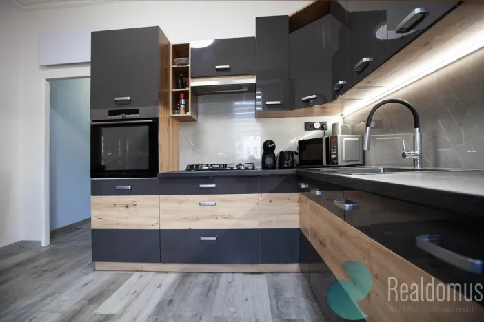 Prodej bytu 2+1, Karlovy Vary, Raisova, 75 m2