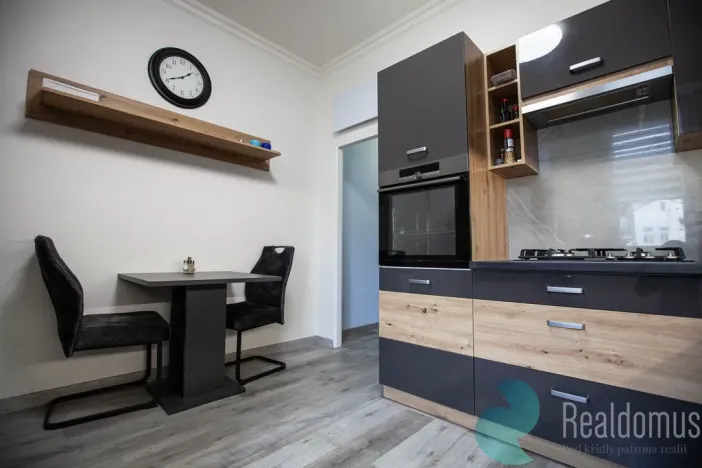 Prodej bytu 2+1, Karlovy Vary, Raisova, 75 m2