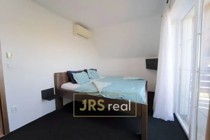 Prodej apartmánu, Strachotín, Sklepní, 160 m2