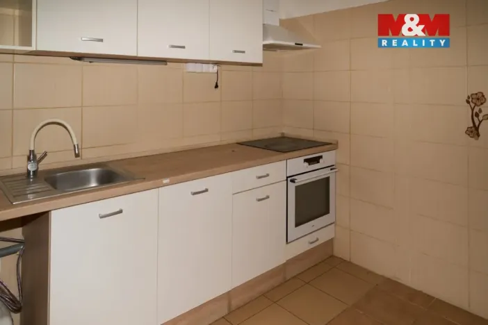 Pronájem obchodního prostoru, Teplice - Trnovany, Masarykova třída, 200 m2