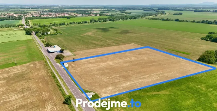 Prodej komerčního pozemku, Hevlín, 35000 m2
