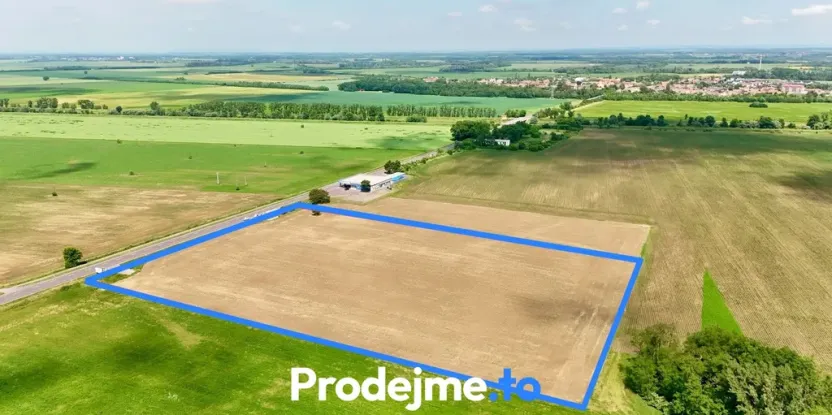 Prodej komerčního pozemku, Hevlín, 35000 m2