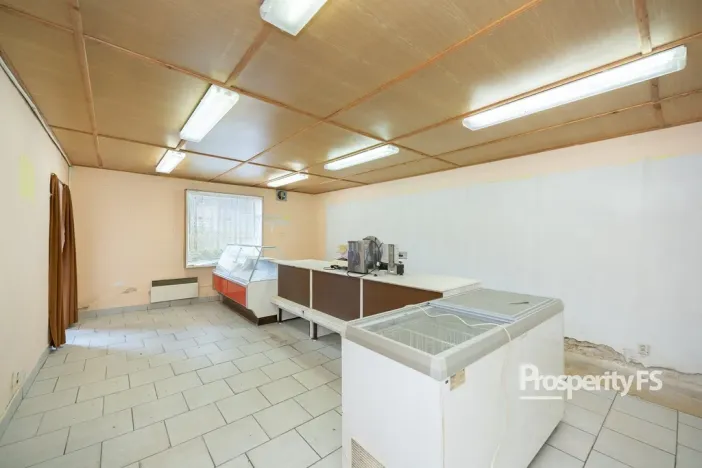 Prodej kanceláře, Okna, 475 m2