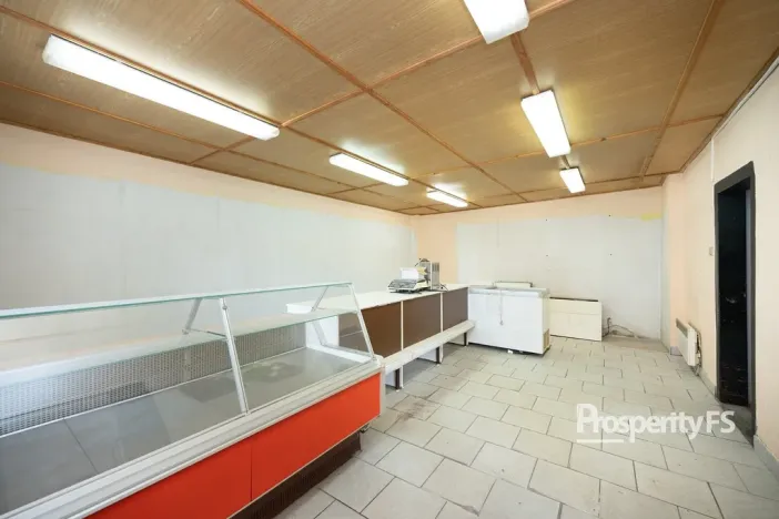 Prodej kanceláře, Okna, 475 m2