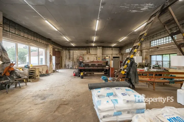 Prodej kanceláře, Okna, 475 m2