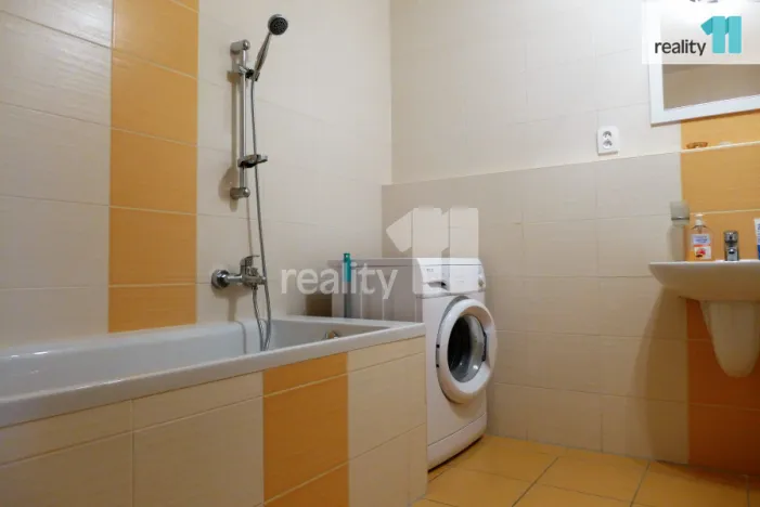 Pronájem bytu 1+1, Karlovy Vary - Doubí, Spálená, 50 m2