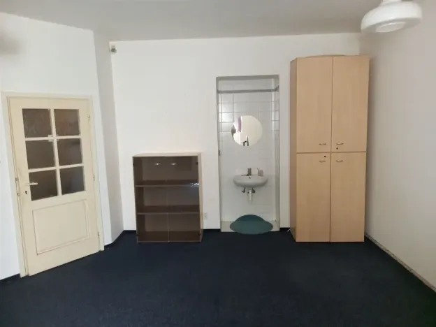 Pronájem kanceláře, Praha, Dobrovského, 28 m2