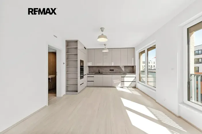 Pronájem bytu 3+kk, Praha - Hloubětín, Poděbradská, 77 m2