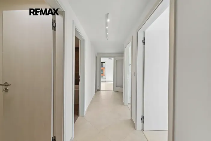 Pronájem bytu 3+kk, Praha - Hloubětín, Poděbradská, 77 m2