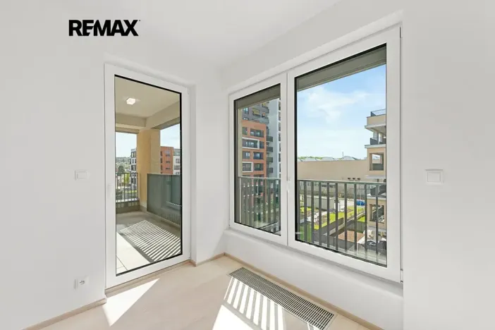 Pronájem bytu 3+kk, Praha - Hloubětín, Poděbradská, 77 m2