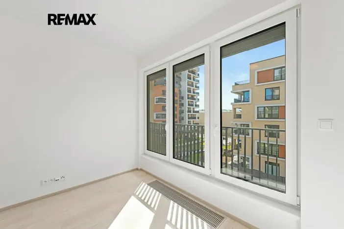 Pronájem bytu 3+kk, Praha - Hloubětín, Poděbradská, 77 m2