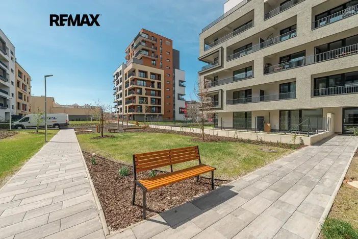 Pronájem bytu 3+kk, Praha - Hloubětín, Poděbradská, 77 m2