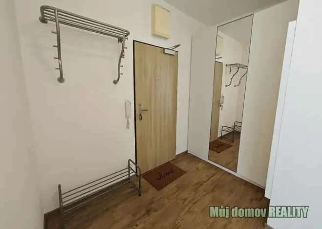 Pronájem bytu 2+kk, Praha - Vysočany, 52 m2
