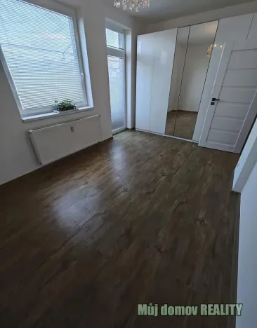 Pronájem bytu 2+kk, Praha - Vysočany, 52 m2