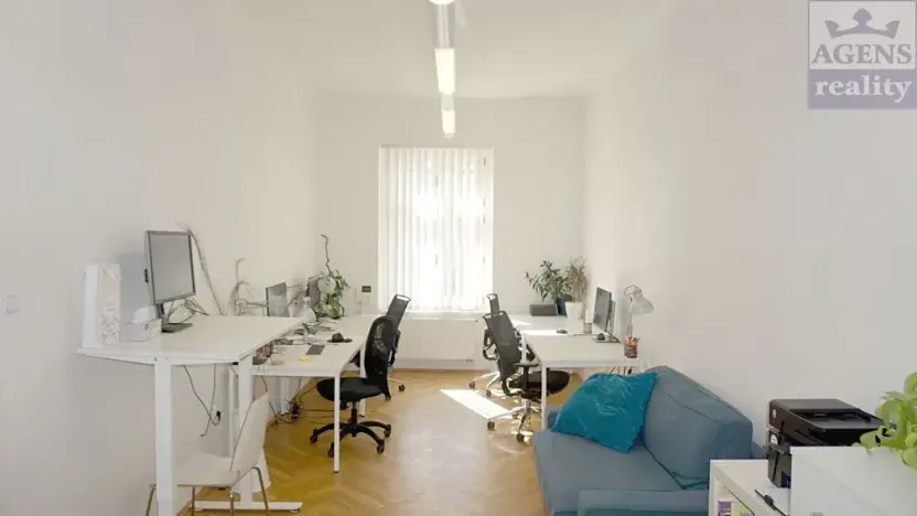 Pronájem kanceláře, Praha - Nové Město, Fügnerovo náměstí, 85 m2