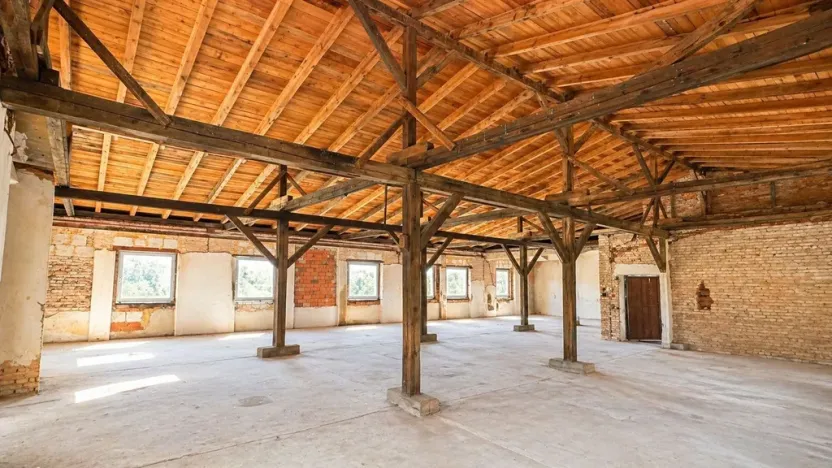 Prodej komerční nemovitosti, Cheb, Slavice, 1600 m2