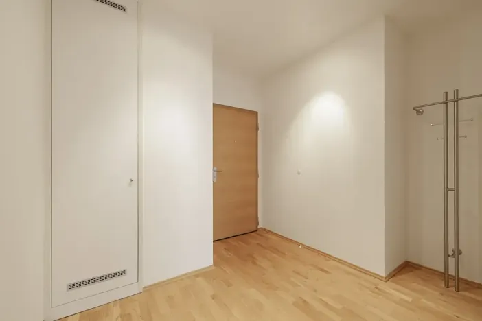 Pronájem kanceláře, Praha - Smíchov, Karla Engliše, 63 m2