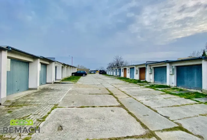 Prodej garáže, Staré Město, Kopánky, 18 m2