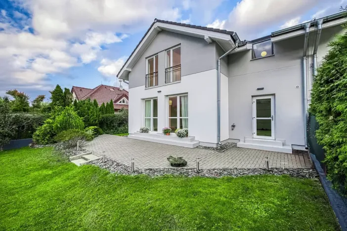 Prodej vily, Bašť, Kostelecká, 145 m2