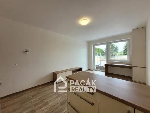 Pronájem bytu 1+kk, Olomouc - Neředín, Frištenského, 32 m2