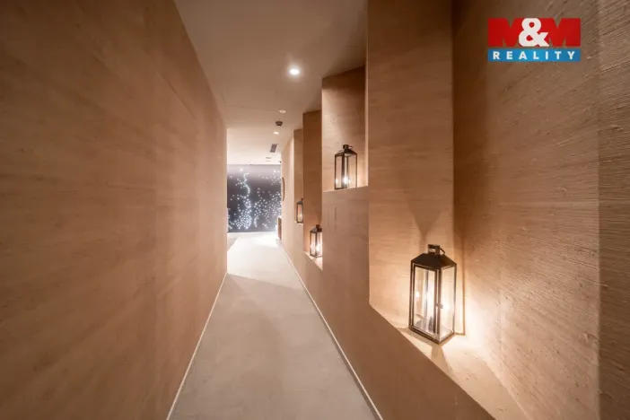 Pronájem obchodního prostoru, Praha - Staré Město, náměstí Curieových, 75 m2