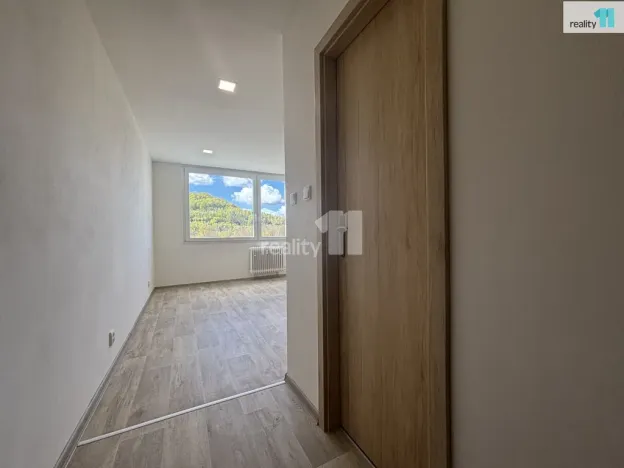 Pronájem bytu 2+kk, Nový Bor, Sadová, 36 m2