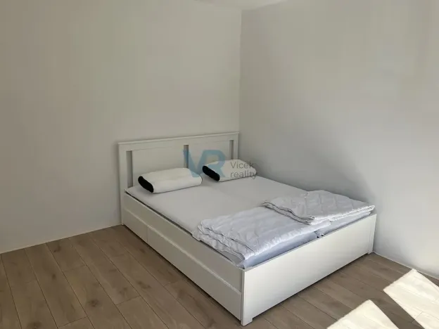 Prodej bytu 2+1, Trhové Sviny, Sídliště, 54 m2