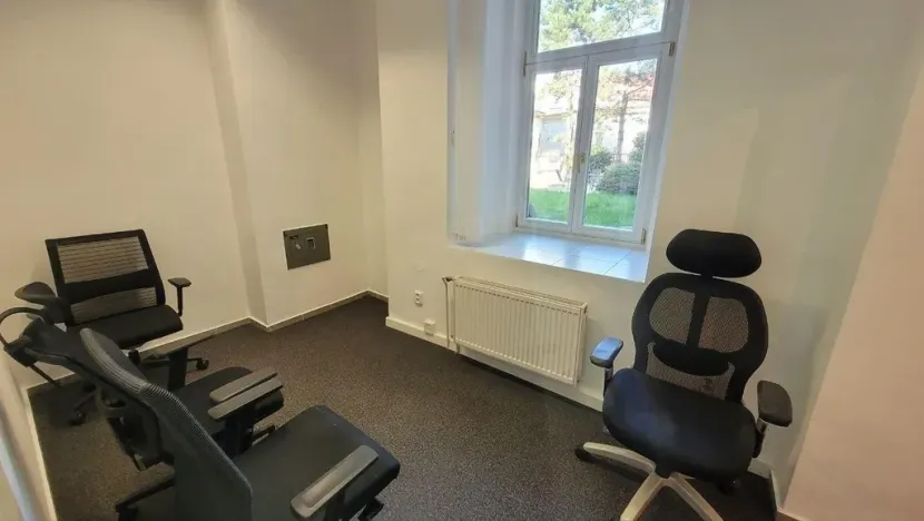 Pronájem kanceláře, Praha - Karlín, 42 m2
