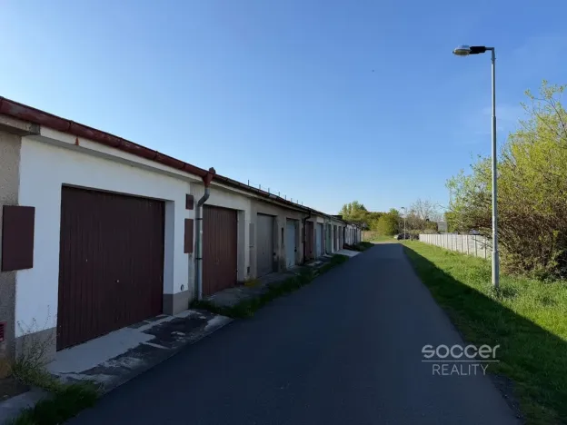 Pronájem garáže, Sadská, U Stadionu, 22 m2