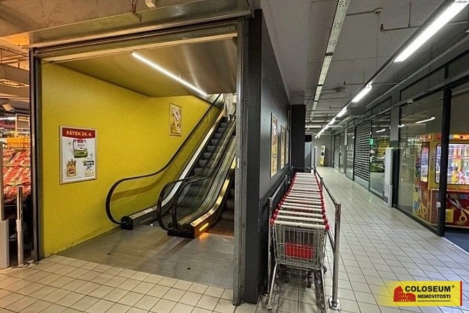 Pronájem obchodního prostoru, Brno - Brno-město, 12 m2