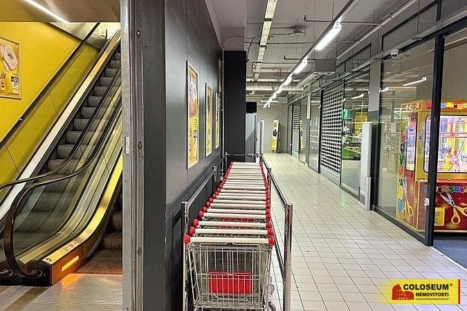 Pronájem obchodního prostoru, Brno - Brno-město, 12 m2