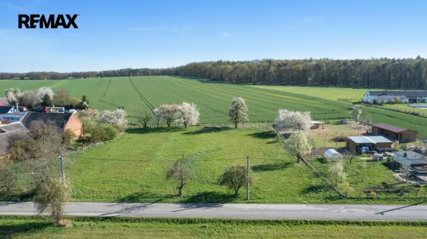 Prodej pozemku pro bydlení, Mžany, 863 m2