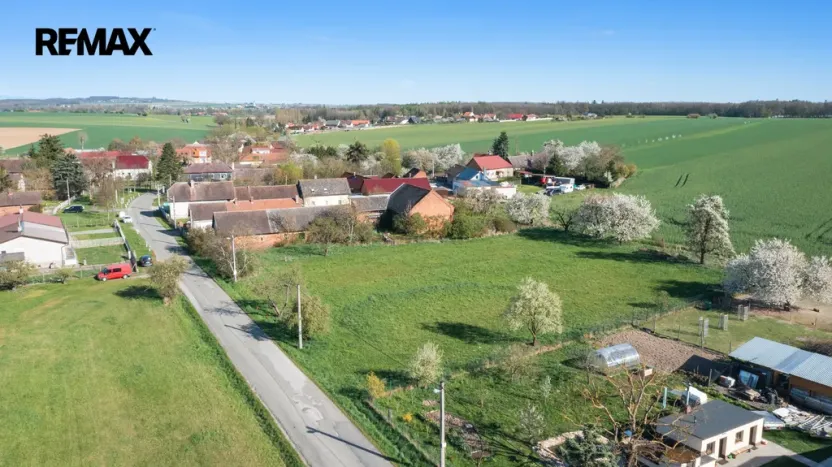 Prodej pozemku pro bydlení, Mžany, 863 m2