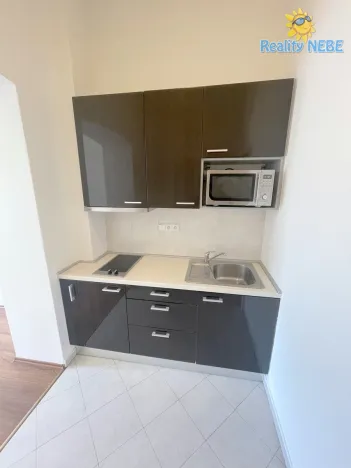 Pronájem bytu 1+kk, Praha - Nusle, Nuselská, 26 m2