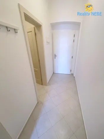 Pronájem bytu 1+kk, Praha - Nusle, Nuselská, 26 m2