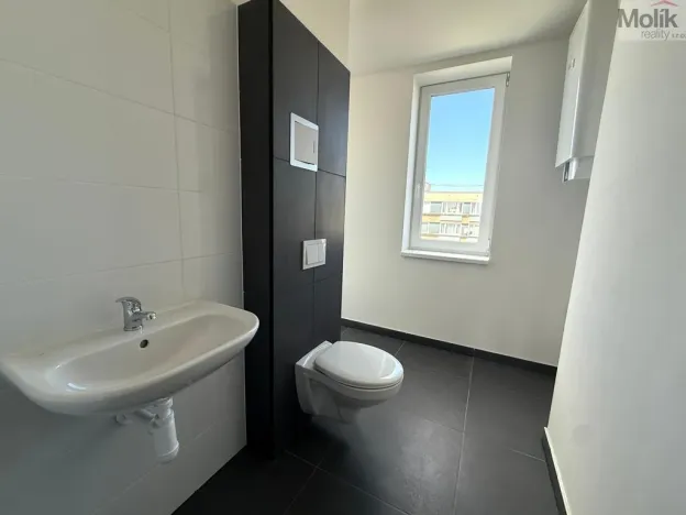 Pronájem bytu 1+kk, Chomutov, Žižkovo náměstí, 34 m2