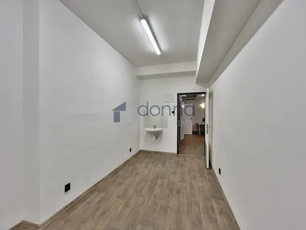 Pronájem kanceláře, Praha, Šrobárova, 139 m2