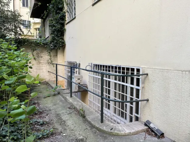 Pronájem kanceláře, Praha, Šrobárova, 139 m2