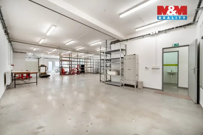 Pronájem výrobních prostor, Albrechtice, 328 m2