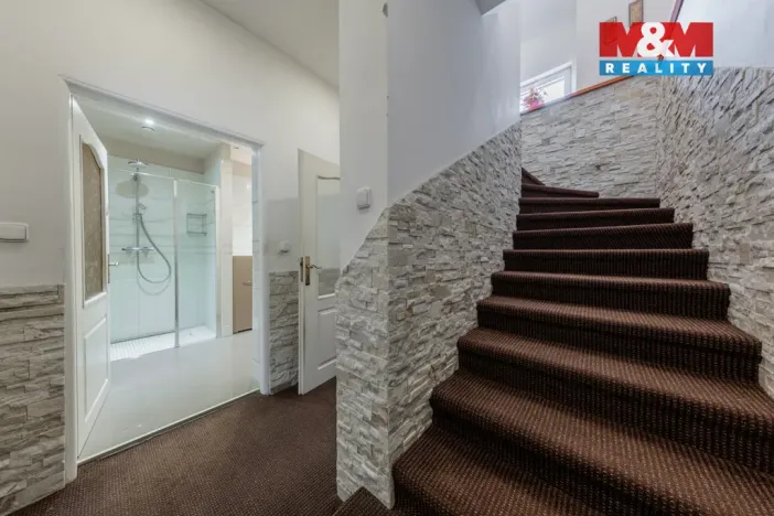 Prodej rodinného domu, Karlovy Vary - Dvory, Chebská, 228 m2