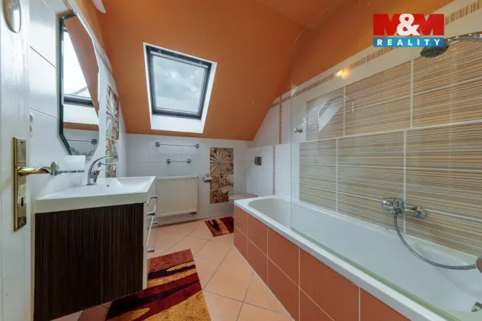 Prodej rodinného domu, Karlovy Vary - Dvory, Chebská, 228 m2