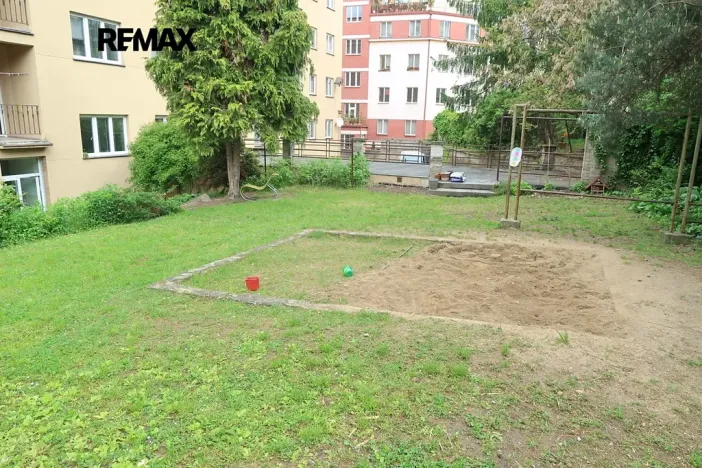 Pronájem bytu 2+1, Praha - Podolí, Podolská, 67 m2