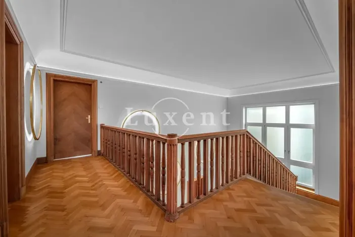 Prodej vily, Praha - Bubeneč, Heineho, 726 m2