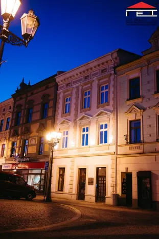 Prodej apartmánu, Frýdek-Místek, Zámecké nám., 405 m2