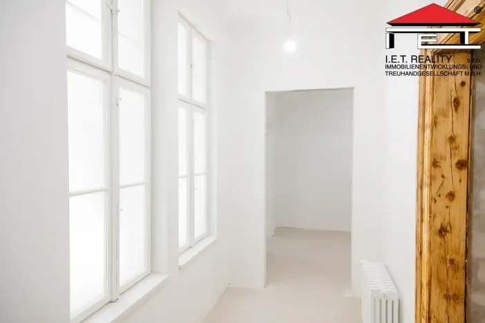 Prodej apartmánu, Frýdek-Místek, Zámecké nám., 405 m2