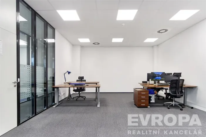 Pronájem kanceláře, Pardubice - Zelené Předměstí, třída Míru, 272 m2