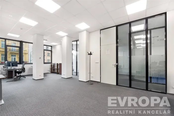 Pronájem kanceláře, Pardubice - Zelené Předměstí, třída Míru, 272 m2